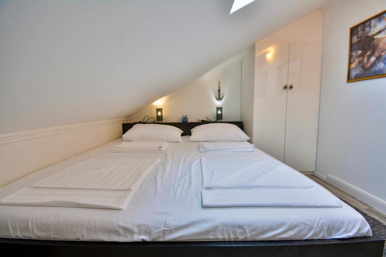 Apartment 10 In Villa Petrac Banjol Екстер'єр фото